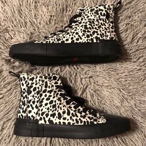 Brand new converse by “Levis”